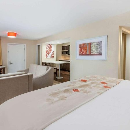 Hawthorn Suites By Wyndham Detroit Southfield Eksteriør billede