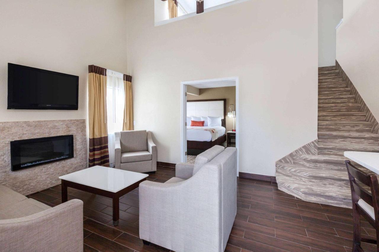 Hawthorn Suites By Wyndham Detroit Southfield Eksteriør billede