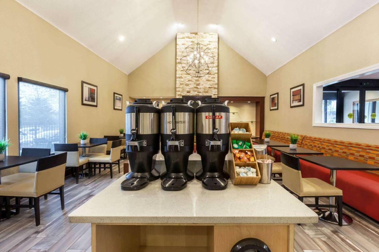Hawthorn Suites By Wyndham Detroit Southfield Eksteriør billede
